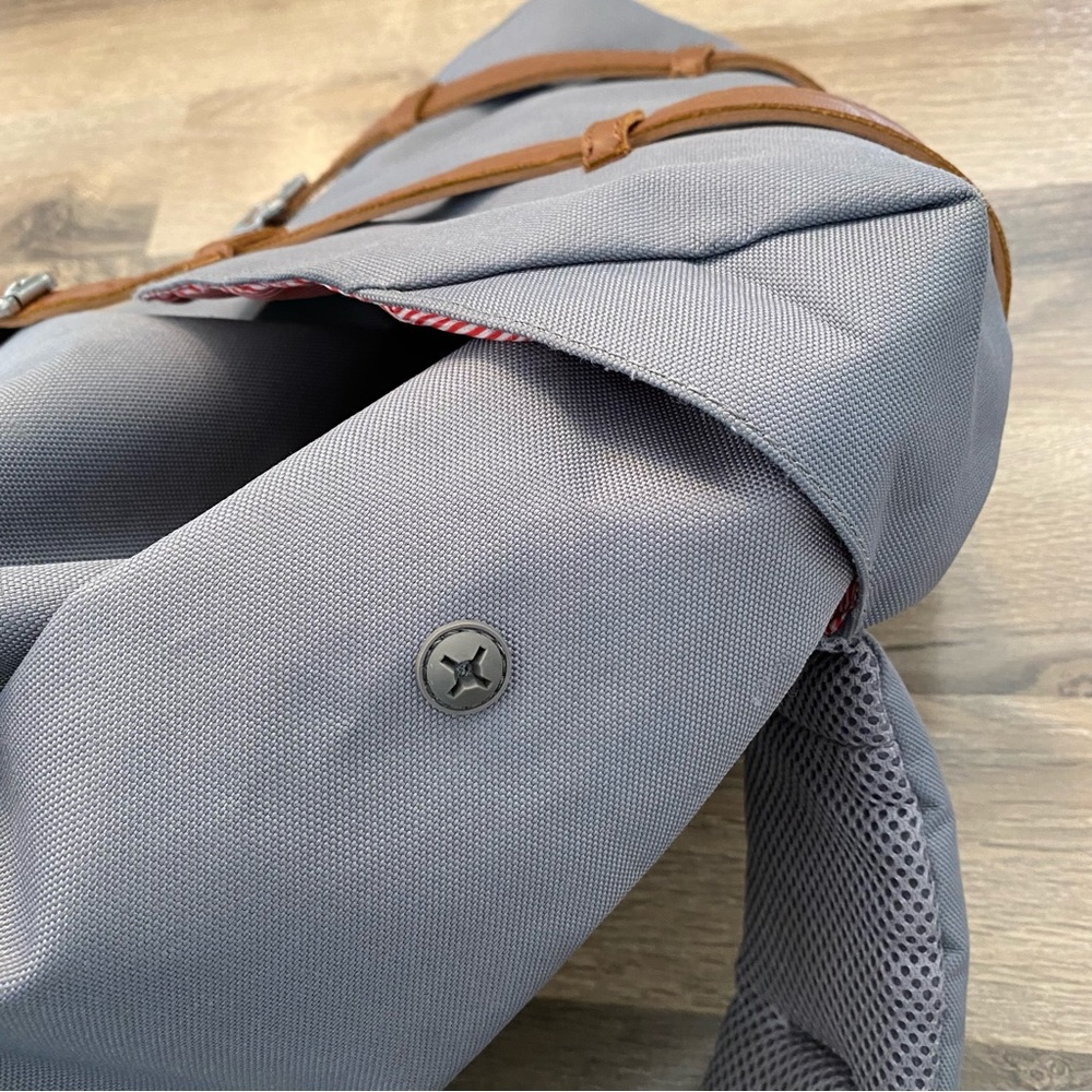 SOLD Herschel Grey Retreat Backpack - Picture 13 of 13